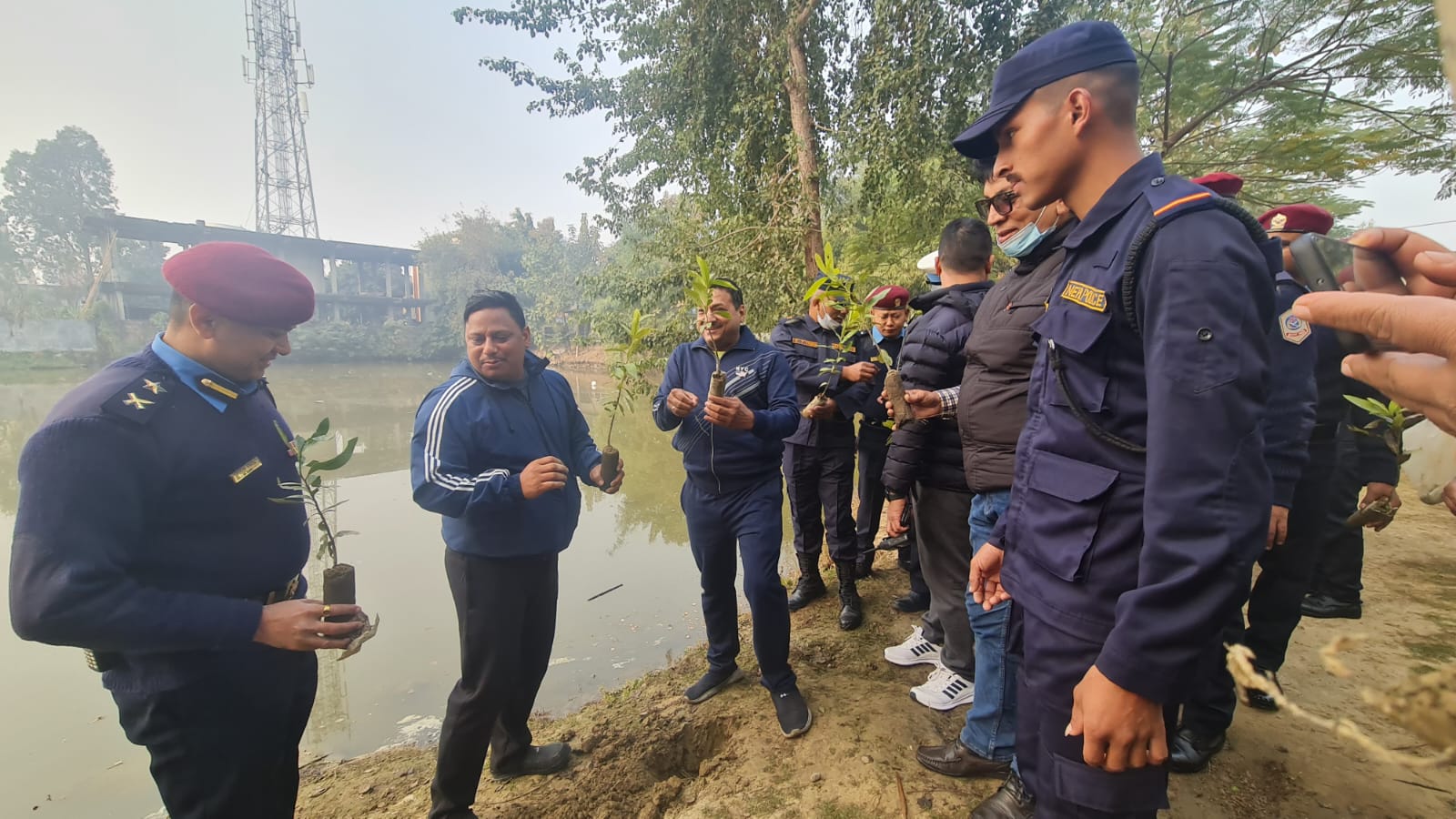  अङ्ग्रेजी नयाँ वर्षको अवसरमा एसपी शाहसँग भेटघाट तथा वृक्षरोपण सम्पन्न   